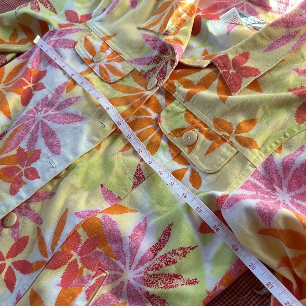Fun floral jacket - Picture 3 of 7
